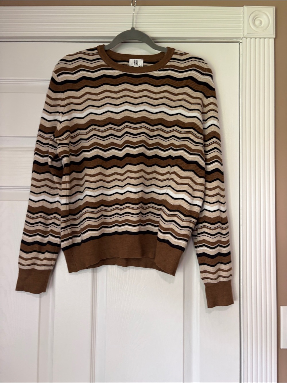 Final sale-nwt- Chevron Wave Knit Sweater